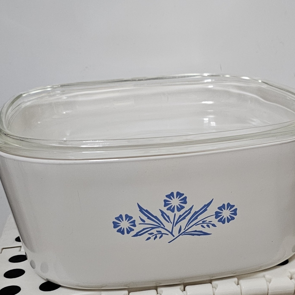 Vintage 1960’s Corning ware Blue 2Qt Cornflower Casserole Dish with lid